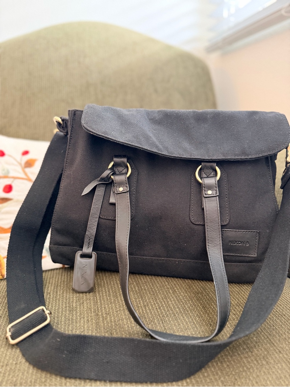Nixon Black Canvas Leather Messenger Crossbody Shoulder Bag